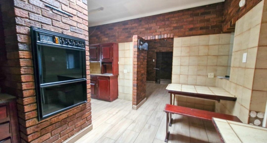 5 Bedroom Property for Sale in Elandsrand North West